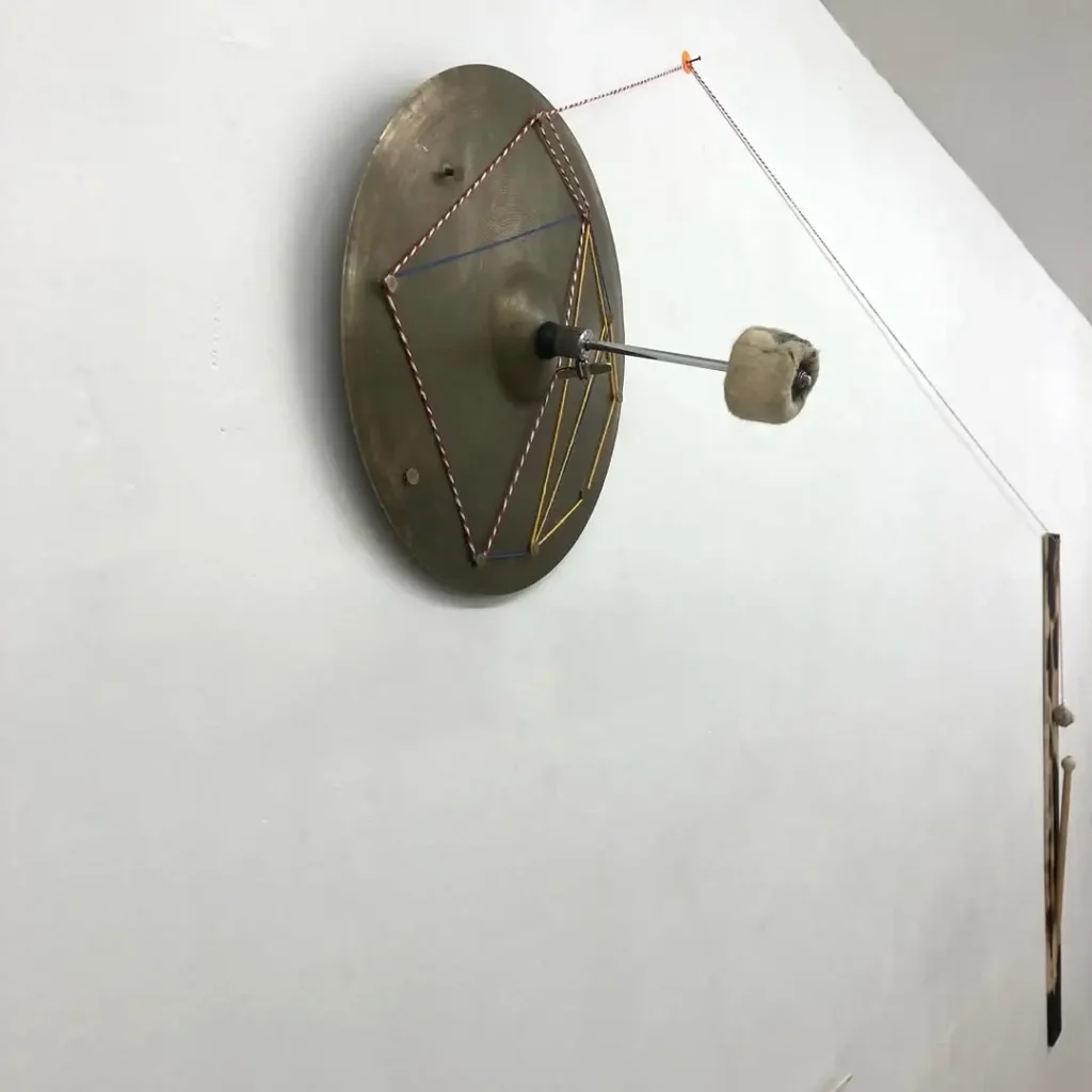 Arquipélago, trilha sonora de um novo errarLugar de pedra celebra tropeçando quem chega para ha